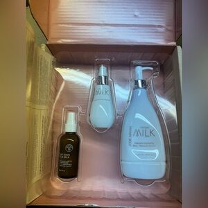NIB Josie Maran Time For Your Daily Dose Of Argan Milk Gift Set